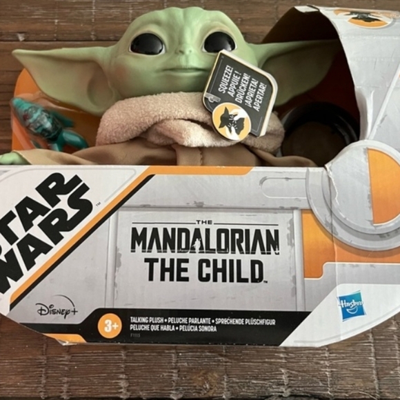 Disney Star Wars Baby Yoda Talking Plush Toy - Picture 5 of 7